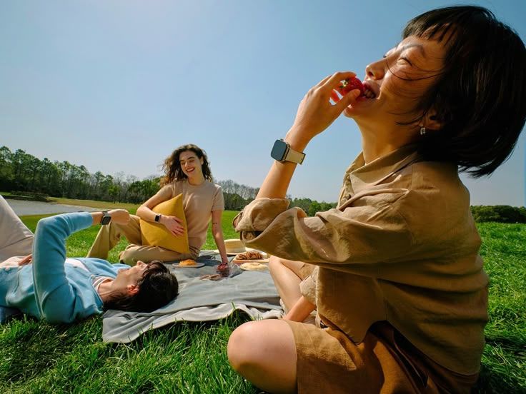 Breathing Easy When the Haze Hits: How Lemon and Botanical Tonics Protect Your Throat and Immunity